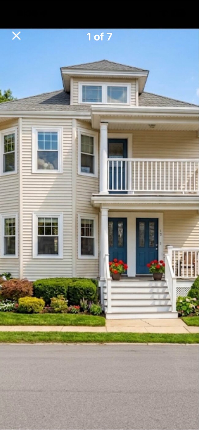 Building Photo - 67 Lamoille Ave