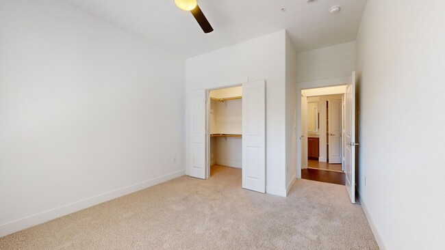 Interior Photo - Griffis Oak Lawn