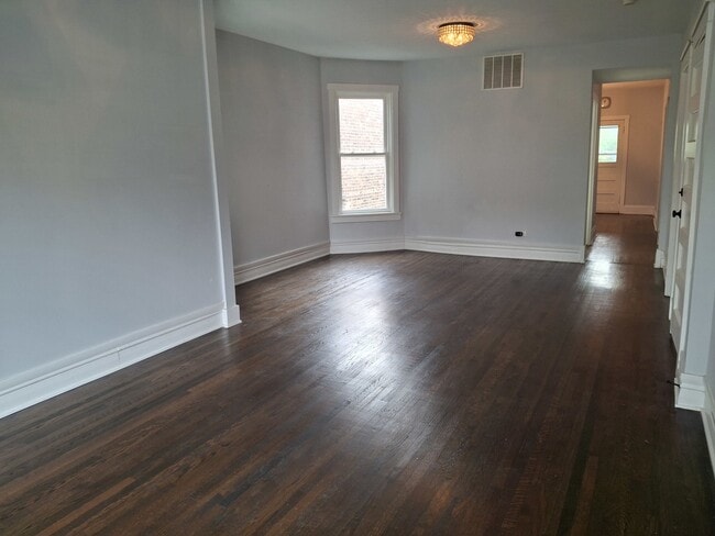 Building Photo - 2641 W Altgeld St
