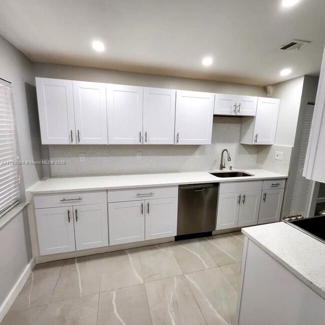 Building Photo - 1335 NW 94th Way