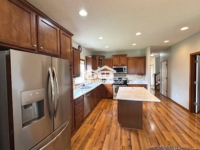 Foto del edificio - 5915 Terraceview Ln N