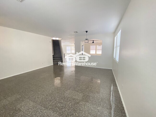 Building Photo - 46009 W Belle Ave