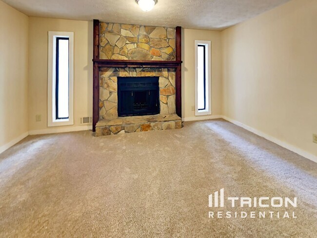 Foto del edificio - 5054 Stoney Point Ln