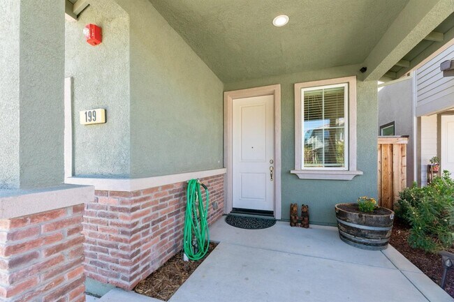 Foto del edificio - 199 Clover Meadows Cir