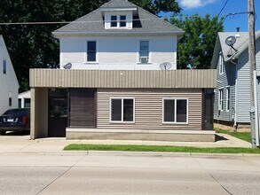 Building Photo - 1002 W Oakland Ave
