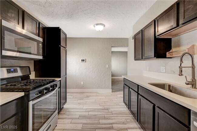 Foto del edificio - 2641 N Arrowhead St