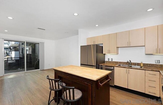 Foto del edificio - 525 Eleventh Ave