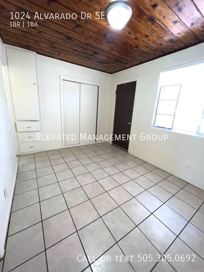 Building Photo - HUGE 1 bedroom! Ready for immediate move i...