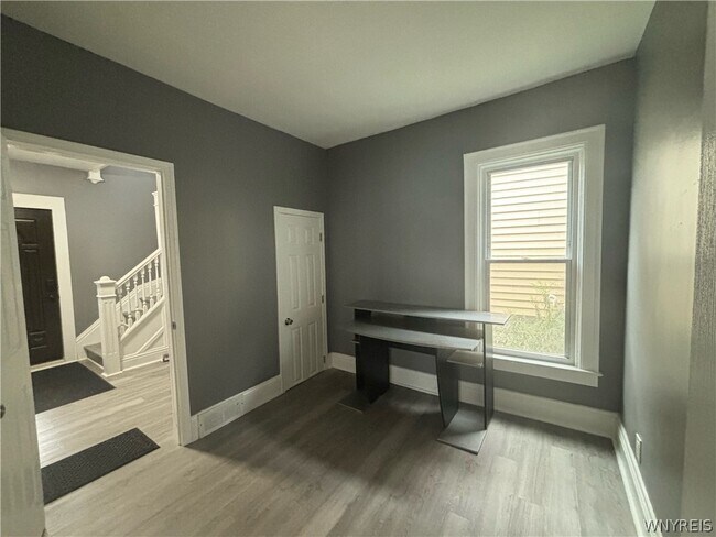 Building Photo - 165 Roland Ave