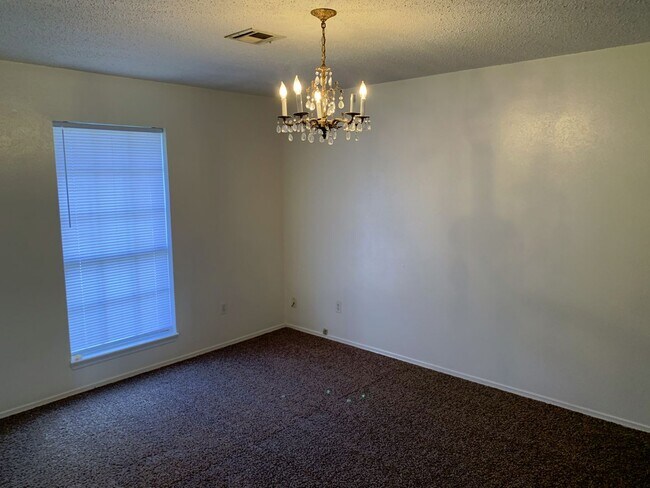 Building Photo - Duplex