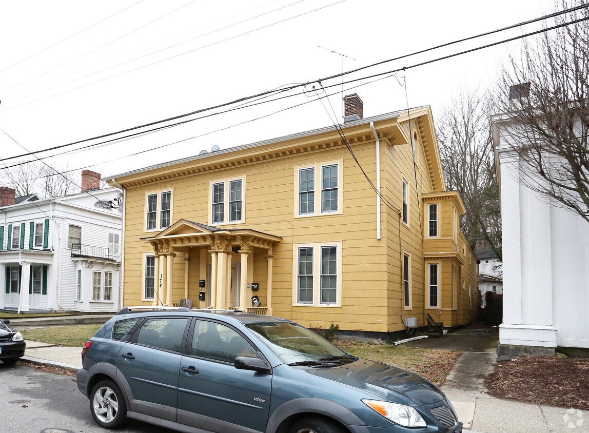 Building Photo - 174 Broadway