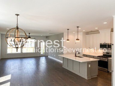 Foto del edificio - 3-Bed/3-Bath Modern Single Family Home with Attached Garage/Available Soon!