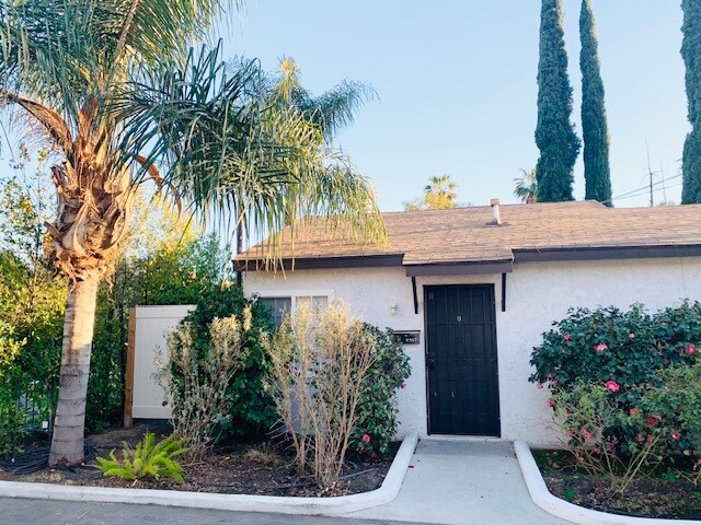 Foto principal - 6357 Hazeltine Ave