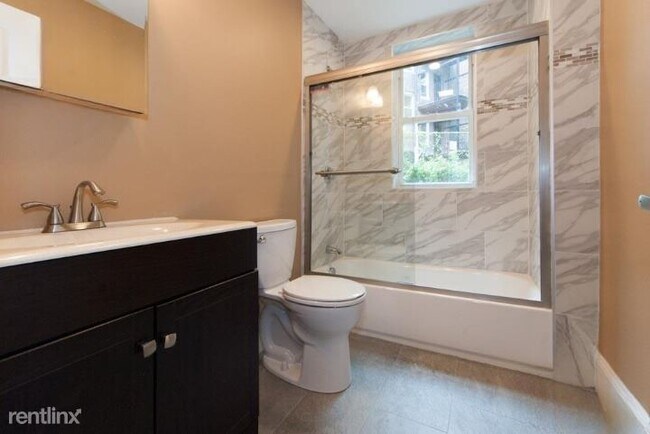 Foto del edificio - 5 br, 2 bath Triplex - 6 Lothian Rd 2