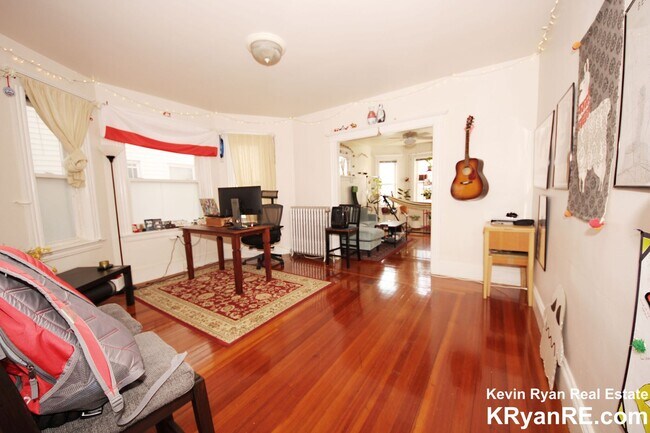 Foto del edificio - 30 Justin Rd