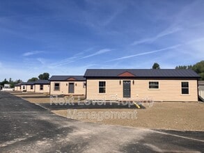 Building Photo - 111 E Cottonwood Dr