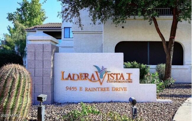 Foto del edificio - 9455 E Raintree Dr