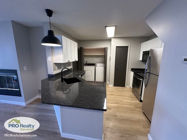 Foto del edificio - 2 Bedroom Townhome in Woodbury