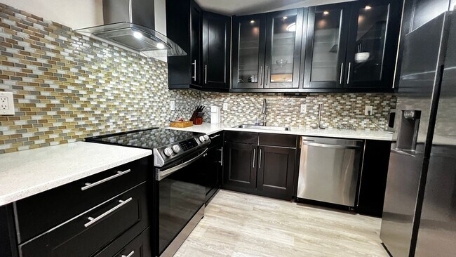 Foto del edificio - 7502 Lakeside Blvd