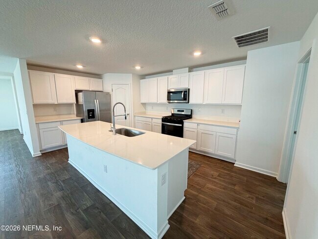 Building Photo - 462 Ardila Cir