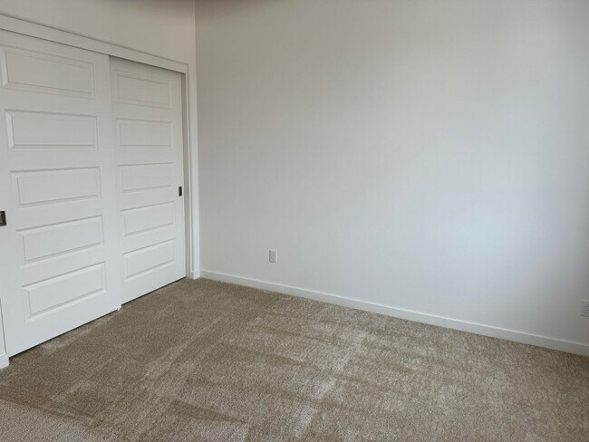 Building Photo - 13885 Sedum Ln