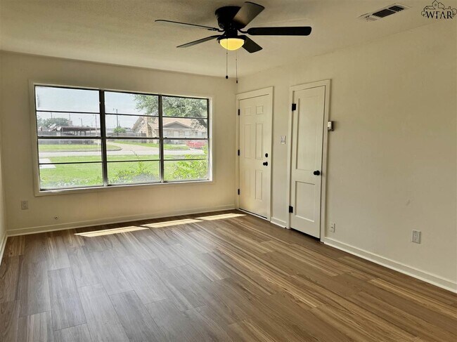Foto del edificio - 4119 Faith Rd