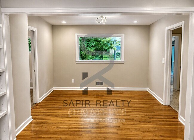 Building Photo - 1171 Arborvista Dr NE