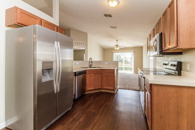 Building Photo - 433 Hammerstone Ave