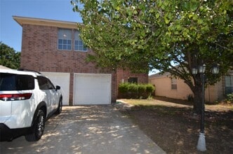 Building Photo - 1109 Acanthus St