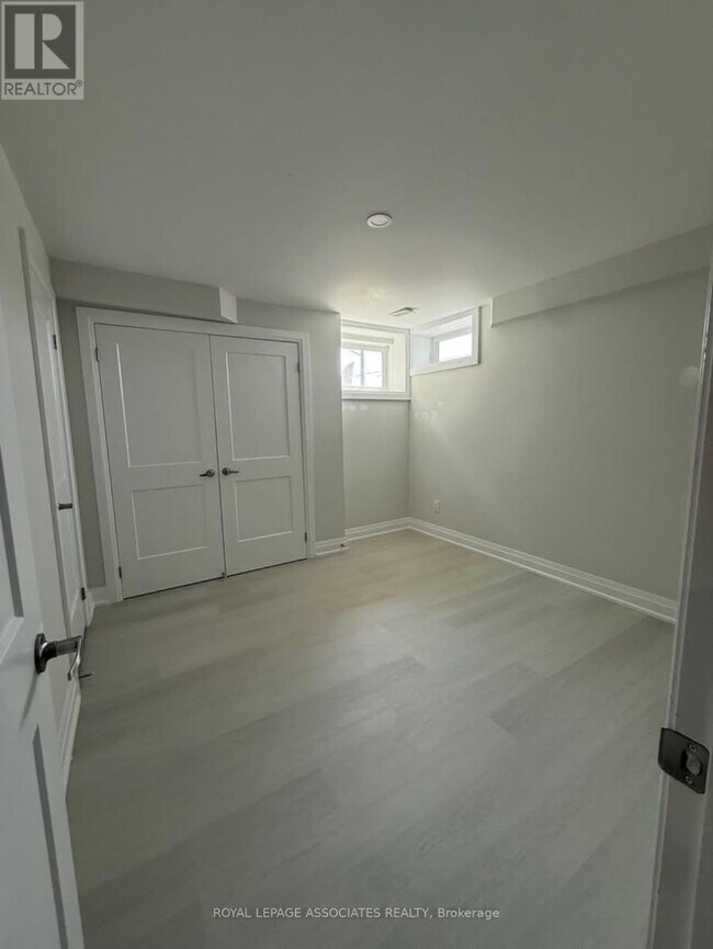 Building Photo - 45 John St W