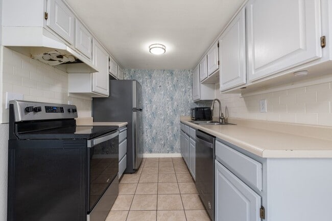 Building Photo - 80 N 400 E