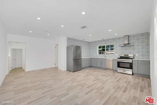 Foto del edificio - 3 br, 2 bath House - 3216 Atwater Ave