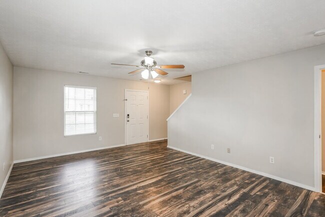 Foto del edificio - 2878 Creekbend Dr