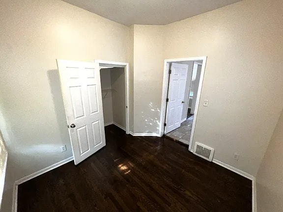 Foto del edificio - 2879 E 77th St