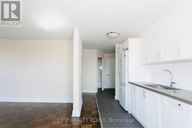 Photo du bâtiment - 990 Avenue Rd