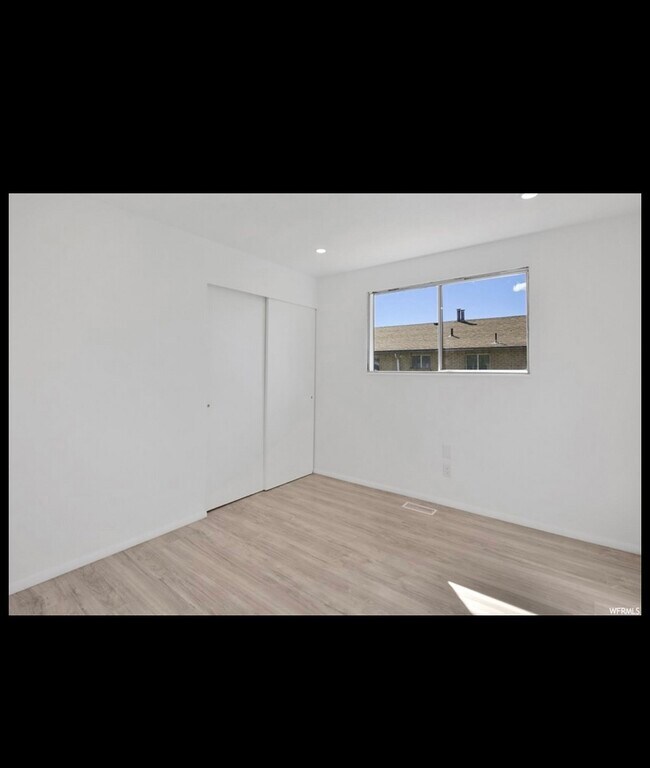 Foto del edificio - 790 N 250 W