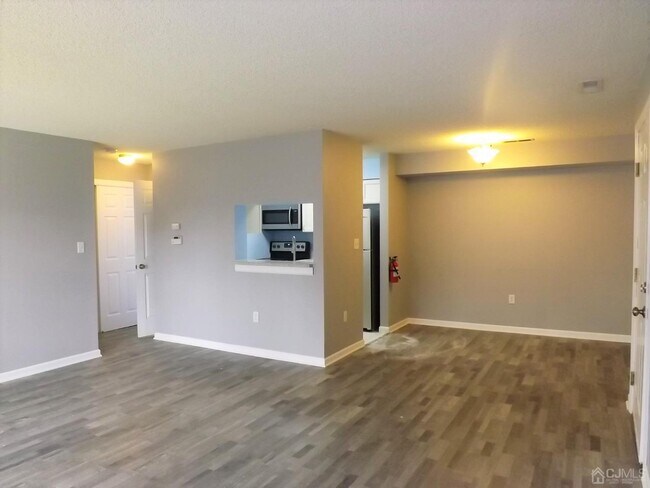 Building Photo - 5023 Ravens Crest Dr