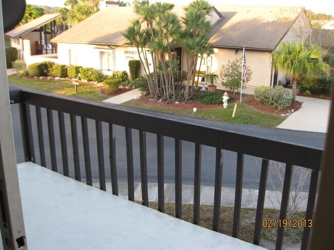 Foto del edificio - Centerally located close to downtown