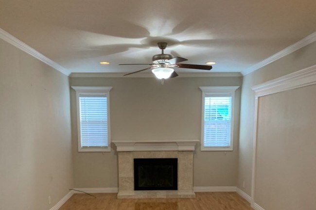 Foto del edificio - 1599 Farringdon Dr