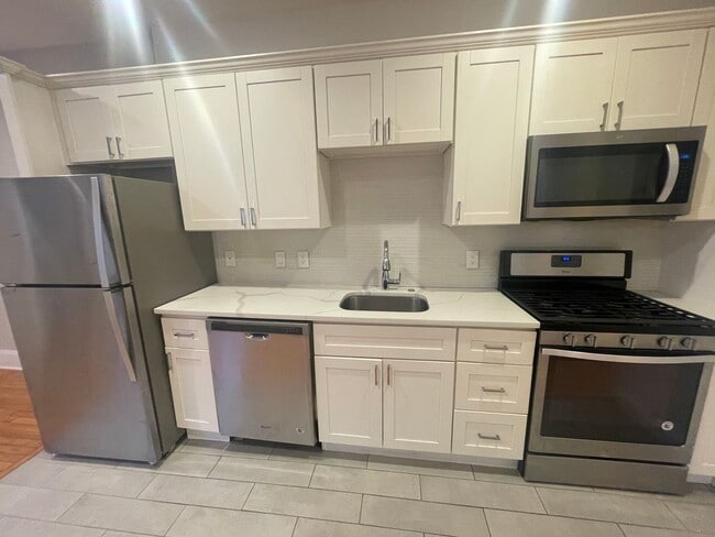 Avl NOW - No Fee! Renovated 1.5BR in Allst... - Avl NOW - No Fee! Renovated 1.5BR in Allst... House