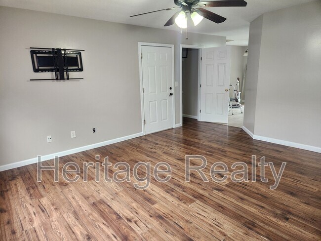 Foto del edificio - 4820 Poplar Crest Way