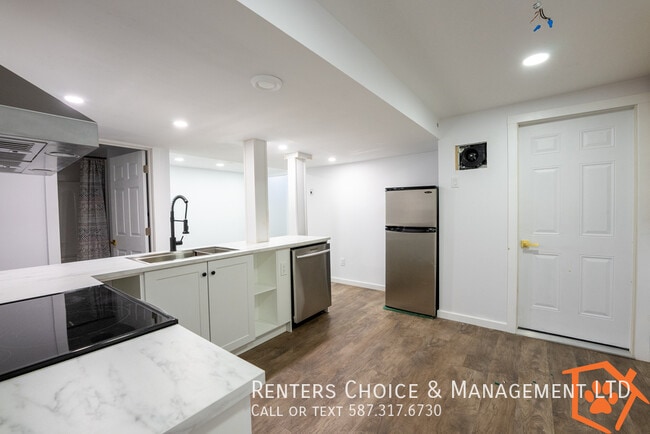 Photo du bâtiment - Pet Friendly Suite, Utilities Included, BO...