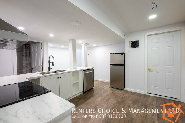 Building Photo - Pet Friendly Westside Basement Suite