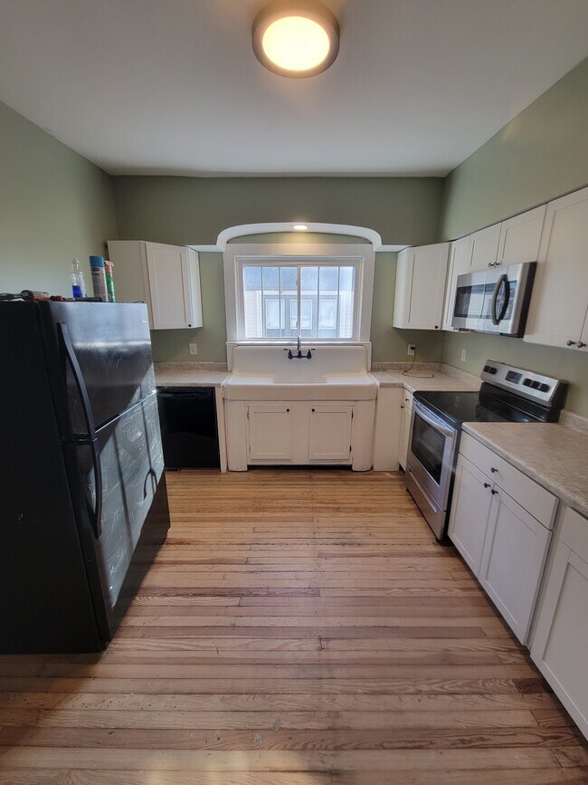 Foto del edificio - 644 S Englewood Ave