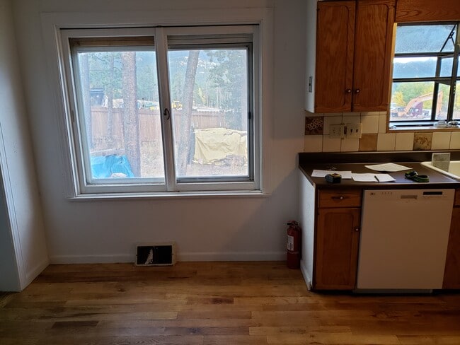 Foto del edificio - 128 Karlann Dr