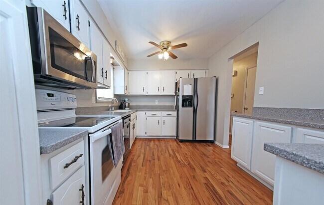 Building Photo - 5011 Timberline Rd