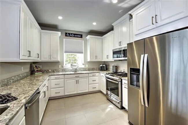 Building Photo - ** BEAUTIFUL SINGLE FAMILY PRIVATE POOL HOME AVAILABLE STARTING AUGUST 1, 2026 ** LONG-TERM TENAN...