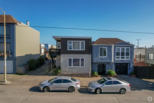 Building Photo - 3631 Judah St