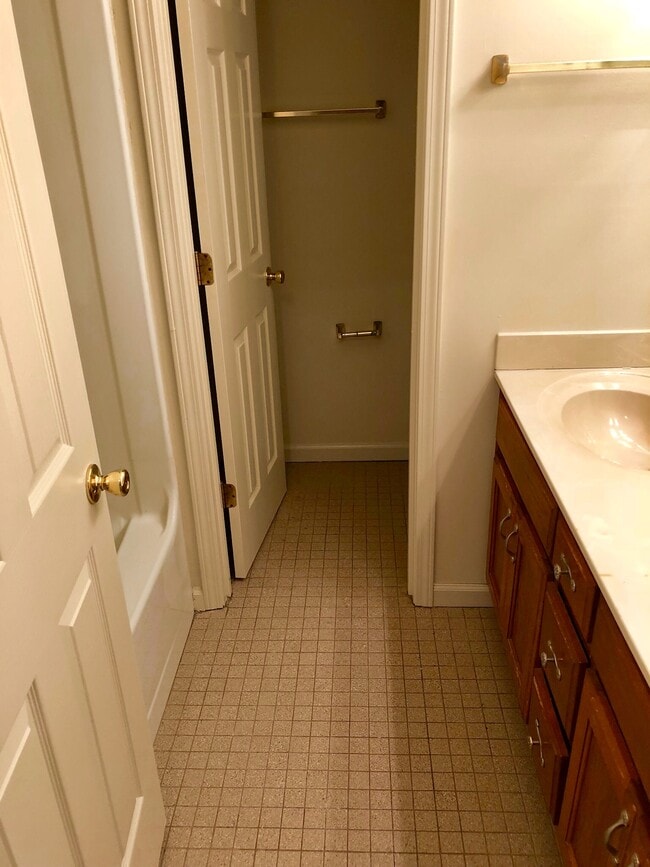 Building Photo - 1146 Northwood Loop