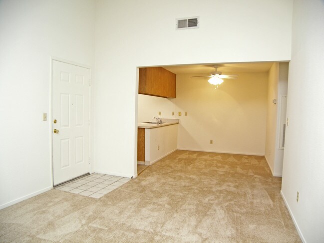 Building Photo - Springview Oaks Apartments